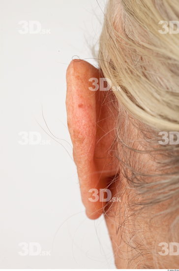 Ear Man White Average Wrinkles