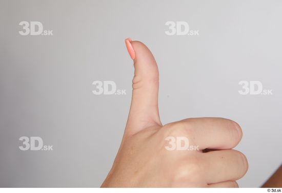 Isabella De Laa fingers thumb  jpg