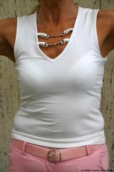 Chest Woman White Casual Average