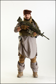  Photos Luis Donovan Army Taliban Gunner Poses 